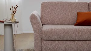 Schlafsofa Interliving aus Stoff in Rosa Interliving Schlafsofa Serie 4700 - Schlafsofa 160LÄ sienafarbener Webstoff Loft & schwarze Aluminiumfüße - Breite ca. 228 cm