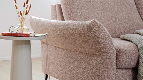 Schlafsofa Interliving aus Stoff in Rosa Interliving Schlafsofa Serie 4700 - Schlafsofa 160LÄ sienafarbener Webstoff Loft & schwarze Aluminiumfüße - Breite ca. 228 cm