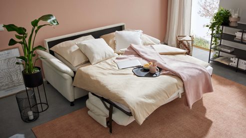 Schlafsofa Interliving aus Stoff in Weiß Interliving Schlafsofa Serie 4700 - Schlafsofa naturweißes Flachgewebe Cyber & schwarze Aluminiumfüße - Breite ca. 208 cm