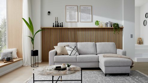 Ecksofa Interliving aus Stoff in Hellgrau Interliving Schlafsofa Serie 4700 - Ecksofa mit Schlaffunktion silberfarbener Bezug Toni & schwarze Metallfüße - Stellfläche ca. 270 x 190 cm