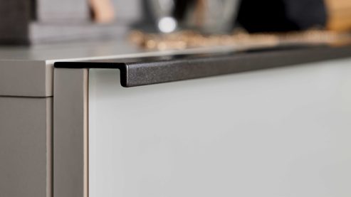 Schubladenkommode Interliving aus Holz in Weiß Interliving Schlafzimmer Serie 1033 – Schubladenkommode weißes Glas & Holz - vier Schubladen, Breite ca. 149 cm