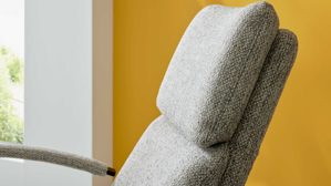 Relaxsessel Interliving aus Stoff in Hellgrau Interliving Sessel Serie 4565 silberfarbener Webstoff Jazz & schwarzer Sternfuß