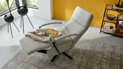 Relaxsessel Interliving aus Stoff in Hellgrau Interliving Sessel Serie 4565 silberfarbener Webstoff Jazz & schwarzer Sternfuß