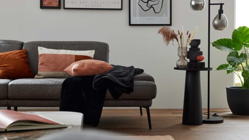 Zweisitzer Interliving aus Stoff in Dunkelgrau Interliving Sofa Serie 4460 - Zweisitzer SR80 grauer Bezug Clint & schwarze Metallfüße - Länge ca. 245 cm