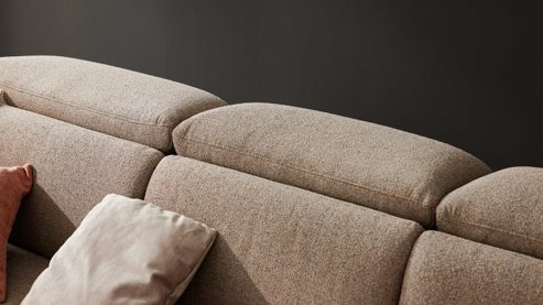 Ecksofa Interliving aus Stoff in Beige Interliving Sofa Serie 4461 - Ecksofa sandfarbener Bezug Mido 64 & schwarze Metallfüße - Stellfläche ca. 185 x 290 cm