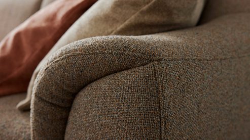 Ecksofa Interliving aus Stoff in Beige Interliving Sofa Serie 4461 - Ecksofa sandfarbener Bezug Mido 64 & schwarze Metallfüße - Stellfläche ca. 185 x 290 cm