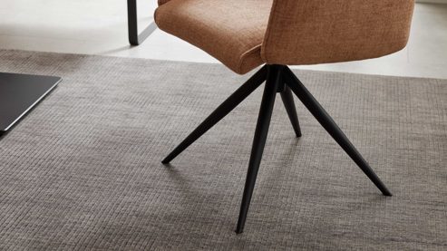 Tischgruppe Interliving aus Holz in Holzfarben Interliving Esszimmer Serie 5505 - Essgruppe mit Eckbank und Stühlen Flachgewebe, Mikrofaser, Artisaneiche & Metall - sechsteilig