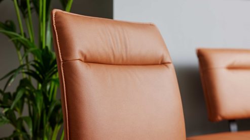 Tischgruppe Interliving aus Holz in Holzfarben Interliving Esszimmer Serie 5505 - Essgruppe mit Eckbank und Stühlen Flachgewebe, Mikrofaser, Artisaneiche & Metall - sechsteilig