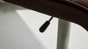 Barstuhl Interliving aus Kunstfaser in Braun Interliving Esszimmer Serie 5122 – Tresenstuhl mit Liftfunktion rostbraune Mikrofaser & gebürsteter Edelstahl