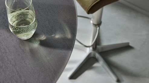 Bartisch Interliving aus Glas in Dunkelgrau Interliving Esszimmer Serie 5122 – Bartisch graues Glas & Edelstahl - Durchmesser ca. 90 cm