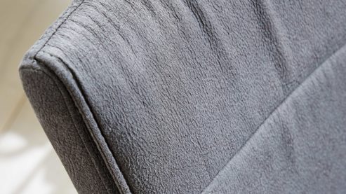 Vierfußstuhl Interliving aus Kunstfaser in Dunkelgrau Interliving Esszimmer Serie 5122 – Armlehnstuhl onyxfarbene Mikrofaser & mattschwarzes Metall