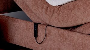 Boxspringbett Interliving aus Stoff in Rosa Interliving Bettensystem Serie 1420 - Boxspringbett sienfarbene Chenille Toni & Wildeichefüße - Liegefläche ca. 180 x 200 cm