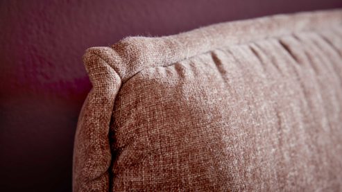 Boxspringbett Interliving aus Stoff in Rosa Interliving Bettensystem Serie 1420 - Boxspringbett sienafarbene Chenille Toni & Wildeichefüße - Liegefläche ca. 180 x 200 cm