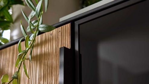 Highboard Interliving aus Holz in Holzfarben Interliving Wohnzimmer Serie 2033 - Highboard Asteiche & Parsolglas - drei Türen, Breite ca. 182 cm