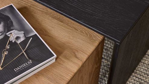 Couchtisch-Set Interliving aus Holz in Schwarz Interliving Wohnzimmer Serie 2033 - Couchtisch-Set schwarze & biancofarbene Asteiche - zweiteilig