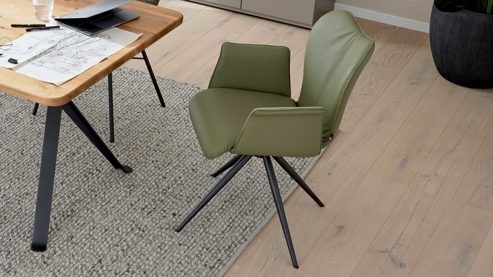 Polsterstuhl Interliving aus Leder in Grün Interliving Esszimmer Serie 5115 - Armlehnstuhl mit Lederbezug jadefarbenes Leder LD7830 & anthrazitfarbenes Metall