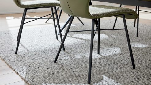 Tischgruppe Interliving aus Leder in Grün Interliving Esszimmer Serie 5115 - Essgruppe in warmen Tönen moosgrüner Webstoff Sneak 59, jadegrünes Leder LD7830, anthrazitfarbenes Metall & astige Eiche