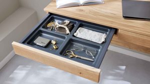 Wohnwand Interliving aus Holz in Weiß Interliving Wohnzimmer Serie 2031 - Homeoffice-Kombination Tonweiß & Risseiche - Länge ca. 255 cm