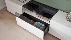 Wohnwand Interliving aus Holz in Weiß Interliving Wohnzimmer Serie 2031 - Wohnlösung EB27001 Tonweiß & graues Glas - Länge ca. 270 cm