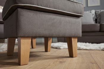 Polsterhocker Gutmann factory® aus Mikrofaser in Braun Hocker als bequemes Sitzmöbel dunkelbrauner Stoffbezug 329.8 mit Keder 329.15 & Eichefüße - ca. 55 x 44 x 55 cm