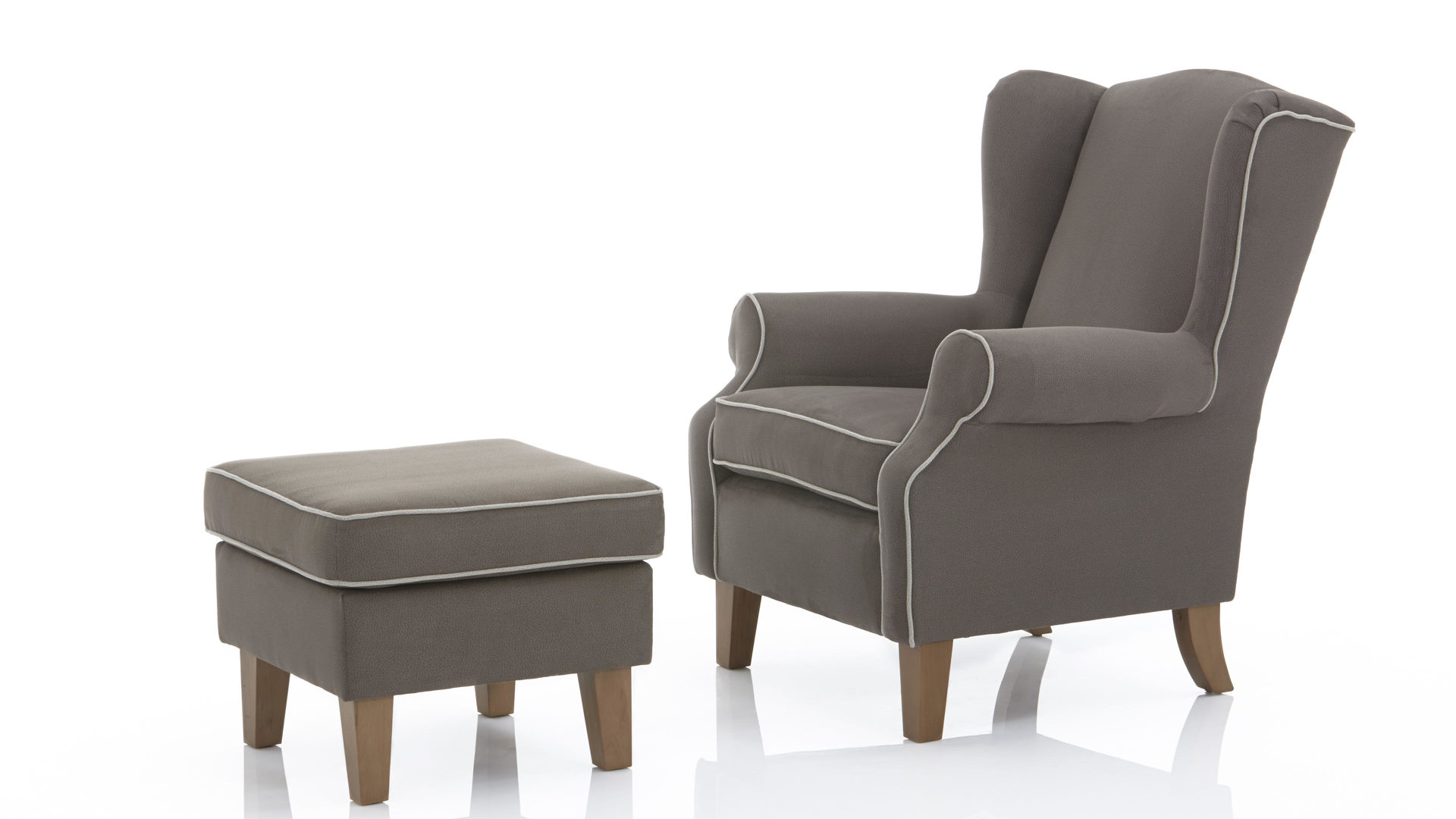 Polsterhocker Gutmann factory® aus Mikrofaser in Braun Hocker als bequemes Sitzmöbel dunkelbrauner Stoffbezug 329.8 mit Keder 329.15 & Eichefüße - ca. 55 x 44 x 55 cm