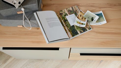 Wohnwand Interliving aus Holz in Grau Interliving Wohnzimmer Serie 2032 - Wohnwand EB27001 Grau & Risseiche- Länge ca. 270 cm