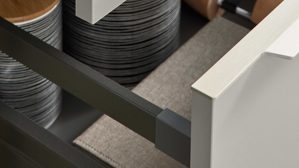 Einbauküche Interliving aus Holz in Grau Interliving Küche Serie 3087 - Hauswirtschaftsraumlösung Platingrau & Eiche Ventura – Stellfläche ca. 190 x 275 cm