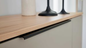 Highboard Interliving aus Holz in Grau Interliving Wohnzimmer Serie 2032 - Highboard B18070 Grau & Risseiche - drei Türen, Breite ca. 180 cm