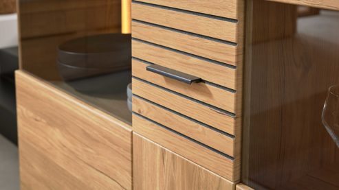 Highboard Interliving aus Holz in Holzfarben Interliving Wohnzimmer Serie 2032 - Highboard mit Apothekerauszug Risseiche - zwei Türen, drei Schubladen, Breite ca. 150 cm