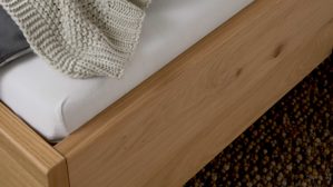 Bettgestell Interliving aus Holz in Holzfarben Interliving Kleiderschrank Serie 1207 - Bettgestell Balkeneiche & taupefarbener Webstoff Caesar - Liegefläche ca. 180 x 200 cm