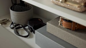 Garderoben-Set Interliving aus Holz in Hellgrau Interliving Garderobe Serie 6012 - Garderoben-Set graubeiger Mattlack - fünfteilig