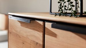 Wohnwand Interliving aus Holz in Holzfarben Interliving Wohnzimmer Serie 2020 - Wohnwand V15127 Asteiche & Risseiche – vierteilig, Breite ca. 329 cm