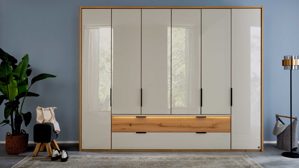 Komplettzimmer Interliving aus Holz in Hellgrau Interliving Schlafzimmer Serie 1034 – Komplettzimmer mit Stauraumkommode champagnerfarbenes Glas & Kernholz - Liegefläche ca. 180 x 200 cm