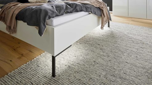 Möbelbeleuchtung Interliving aus Holz in Dunkelgrau Interliving Schlafzimmer Serie 1033 – Bettgestell mit Konsolen und Licht lavafarbenes Kunstleder, weißes Glas & Holz - Liegefläche ca. 180 x 200 cm