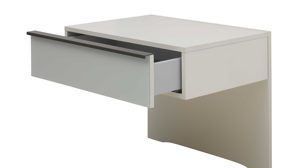 Möbelbeleuchtung Interliving aus Holz in Weiß Interliving Schlafzimmer Serie 1033 – Komplettzimmer mit Beleuchtung weißes Glas & Holz