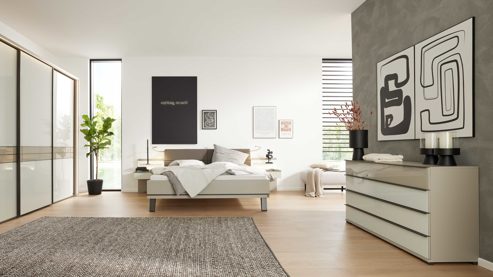 Möbelbeleuchtung Interliving aus Holz in Weiß Interliving Schlafzimmer Serie 1032 – Komplettzimmer mit Beleuchtung Weiß & Kieselgrau - Liegefläche ca. 180 x 200 cm