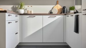 Einbauküche culineo® aus Holz in Weiß Culineo® Einbauküche C615 mit Einbaugeräten Alpinweiß & Walnuss - Stellfläche ca. 280 x 305 cm