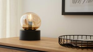 Tischleuchte Interliving aus Glas in Hellbraun Interliving Leuchten Serie 9350 - Tischlampe amberfarbenes Glas - Höhe ca. 19 cm