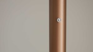 Stehleuchte Interliving aus Metall in Hellgrau Interliving Leuchten Serie 9351 - Stehlampe warmgraues & kaffeefarbenes Metall - Höhe ca. 160 cm