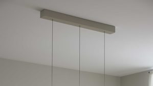 Pendelleuchte Interliving aus Metall in Hellgrau Interliving Leuchten Serie 9351 - Hängelampe warmgraues & kaffeefarbenes Metall - drei Lampenschirme