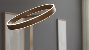 Stehleuchte Interliving aus Metall in Hellgrau Interliving Leuchten Serie 9352 - Stehlampe mit Leselicht warmgraues & kaffeefarbenes Metall - Höhe ca. 180 cm