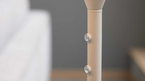 Stehleuchte Interliving aus Metall in Hellgrau Interliving Leuchten Serie 9352 - Stehlampe mit zwei Flexarmen warmgraues & kaffeefarbenes Metall - Höhe ca. 160 cm