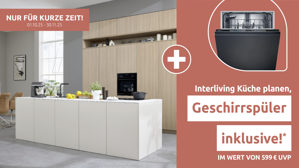 Einbauküche Interliving aus Holz in Beige Interliving Küche Serie 3085 mit SIEMENS Einbaugeräten Sahara & Natureiche – zweizeilig