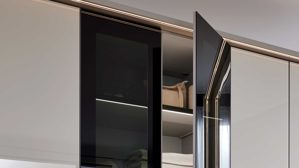 Kleiderschrank Interliving aus Holz in Hellgrau Interliving Kleiderschrank Serie 1205 – Kleiderschrank CJ3 inklusive Beleuchtung Kieselgrau & Schiefer – sechs Türen, Breite ca. 300 cm