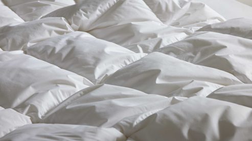 Daunendecke Interliving aus Federn + Daunen in Weiß Interliving Bettdecke Serie 9212 - Aussenstegdecke als Winterbett warm, ca. 1.000 g Daunen & Federn - ca. 135 x 200 cm