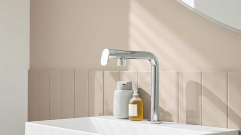 Badmöbel-Set Interliving aus Holz in Holzfarben Interliving Bad Serie 3725 – Badmöbel-Set mit Spiegel Eiche Sierra