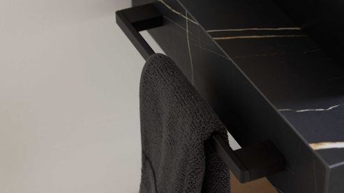 Badmöbel-Set Interliving aus Holz in Schwarz Interliving Bad Serie 3725 – Badmöbel-Set mit Extras Eiche Sierra & Marmor Venato Nero