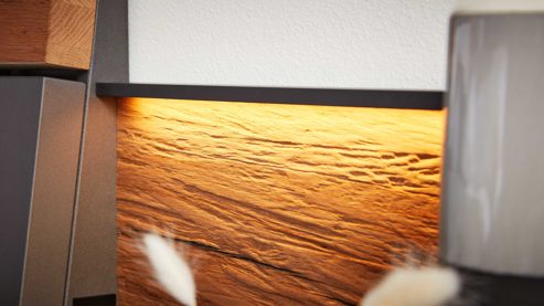 Komplettzimmer Interliving aus Holz in Dunkelgrau Interliving Schlafzimmer Serie 1025 – Komplettzimmer 530001 mit Beleuchtung Graphit & Balkeneiche gehackt - Liegefläche ca. 180 x 200 cm