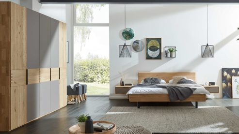 Komplettzimmer Interliving aus Holz in Grau Interliving Schlafzimmer Serie 1015 – Komplettzimmer mit Mattglasfronten Siena & Wildeiche – fünftürig, Liegefläche ca. 160 x 200 cm